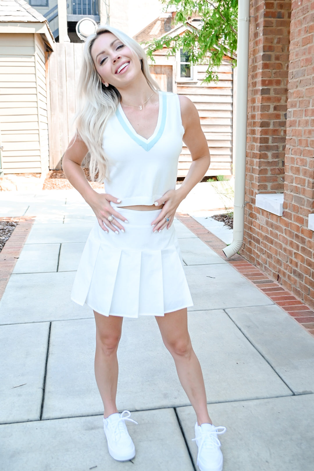 Joslin Pleated Mini Skirt- white – Refuge Boutique