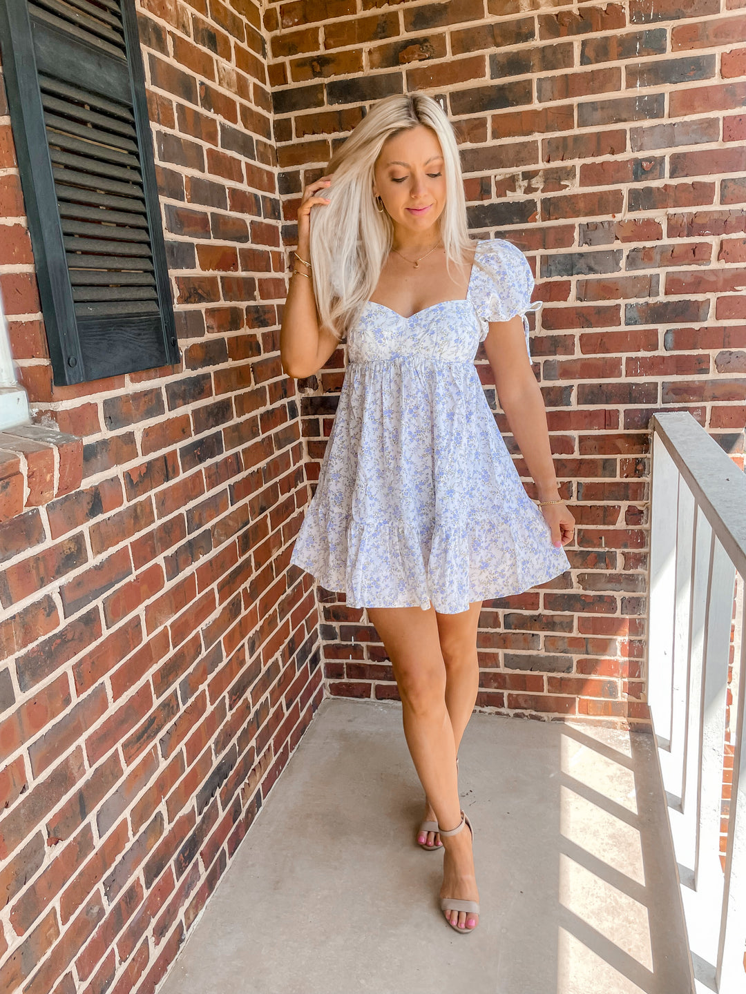 Puff Sleeve Floral Dress- White/Blue Floral LARGE Puff Sleeve Floral Dress- White/Blue Floral LARGE